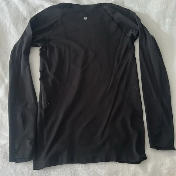 Lululemon long sleeve hip length Swiftly Tech - Picture 3 of 3